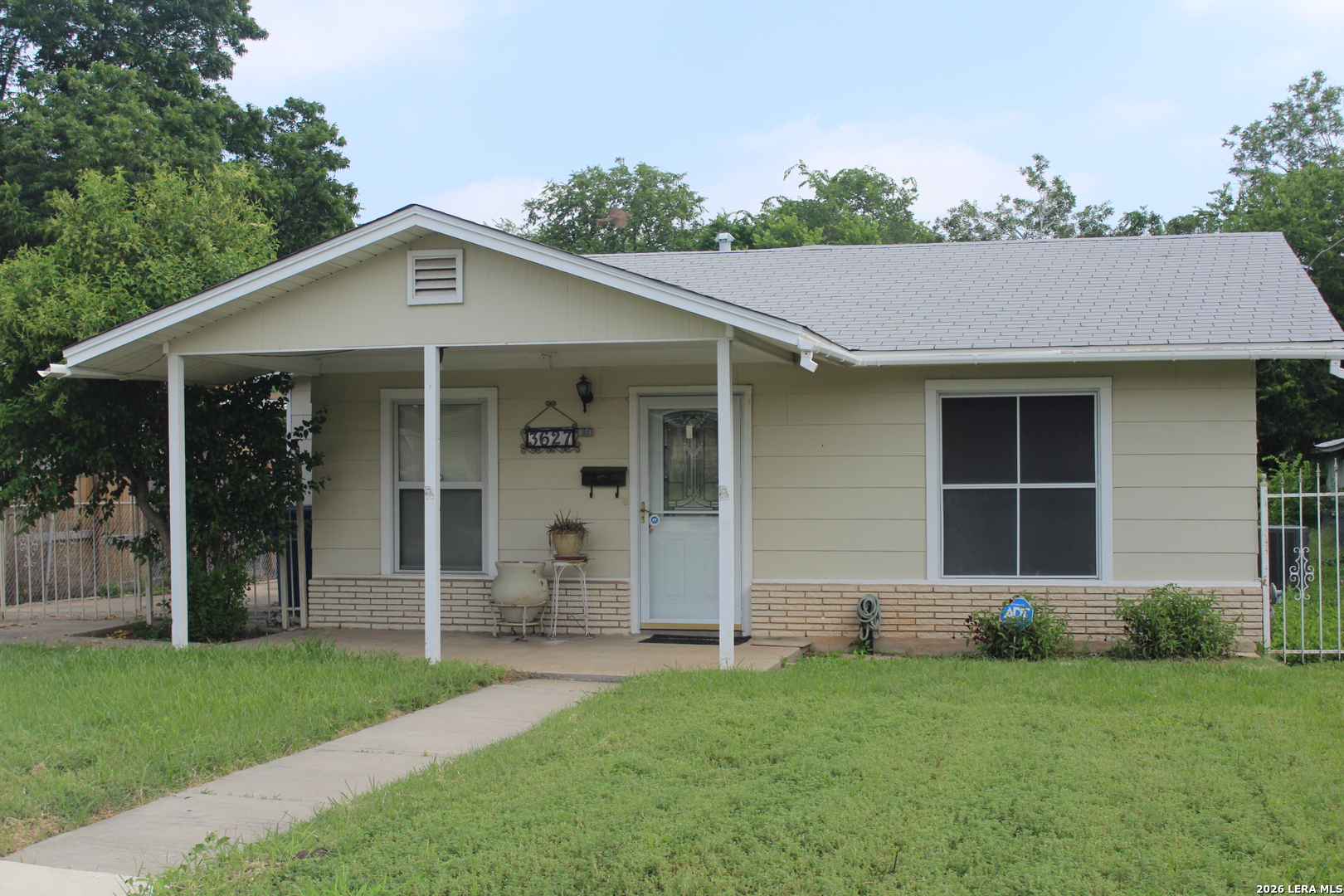 3627 W Poplar San Antonio TX 78228