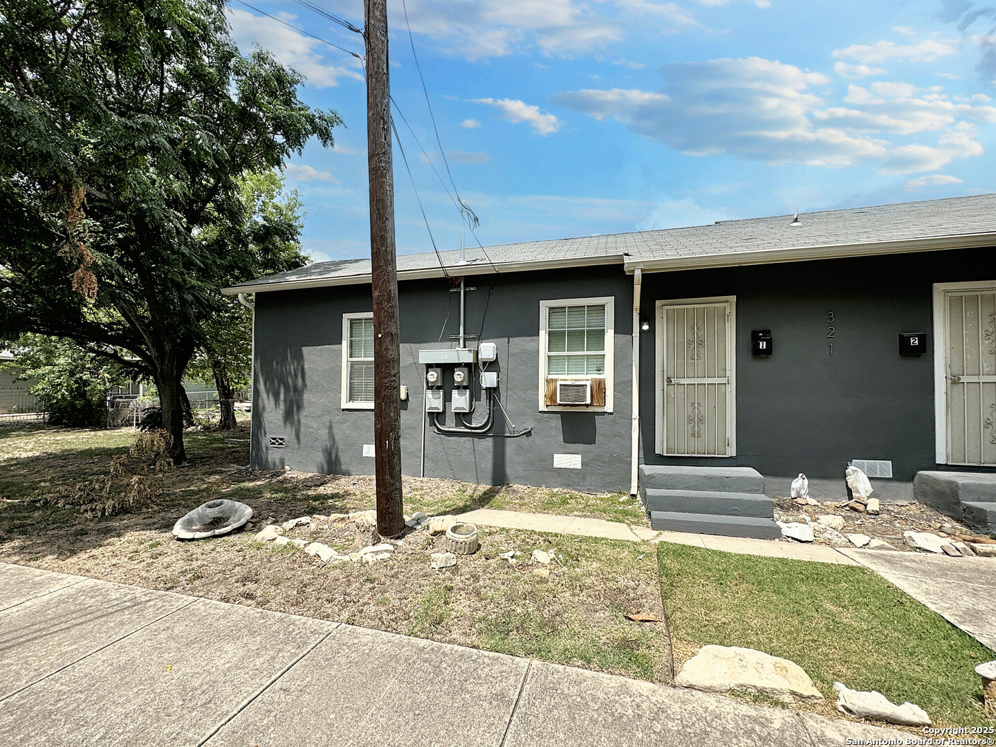 321 N Chupaderas Street San Antonio TX 78207