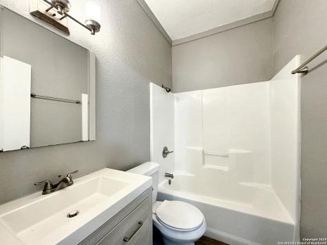 321 N Chupaderas Street San Antonio TX 78207