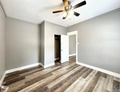 321 N Chupaderas Street San Antonio TX 78207