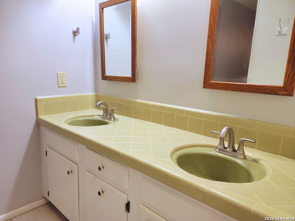7007 Forest Grove San Antonio TX 78240