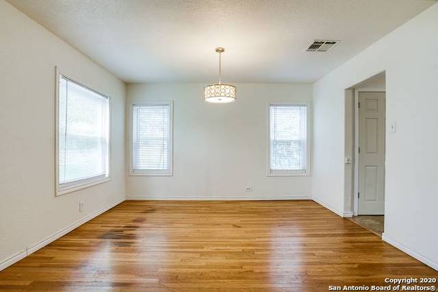 2803 W Woodlawn Avenue San Antonio TX 78228