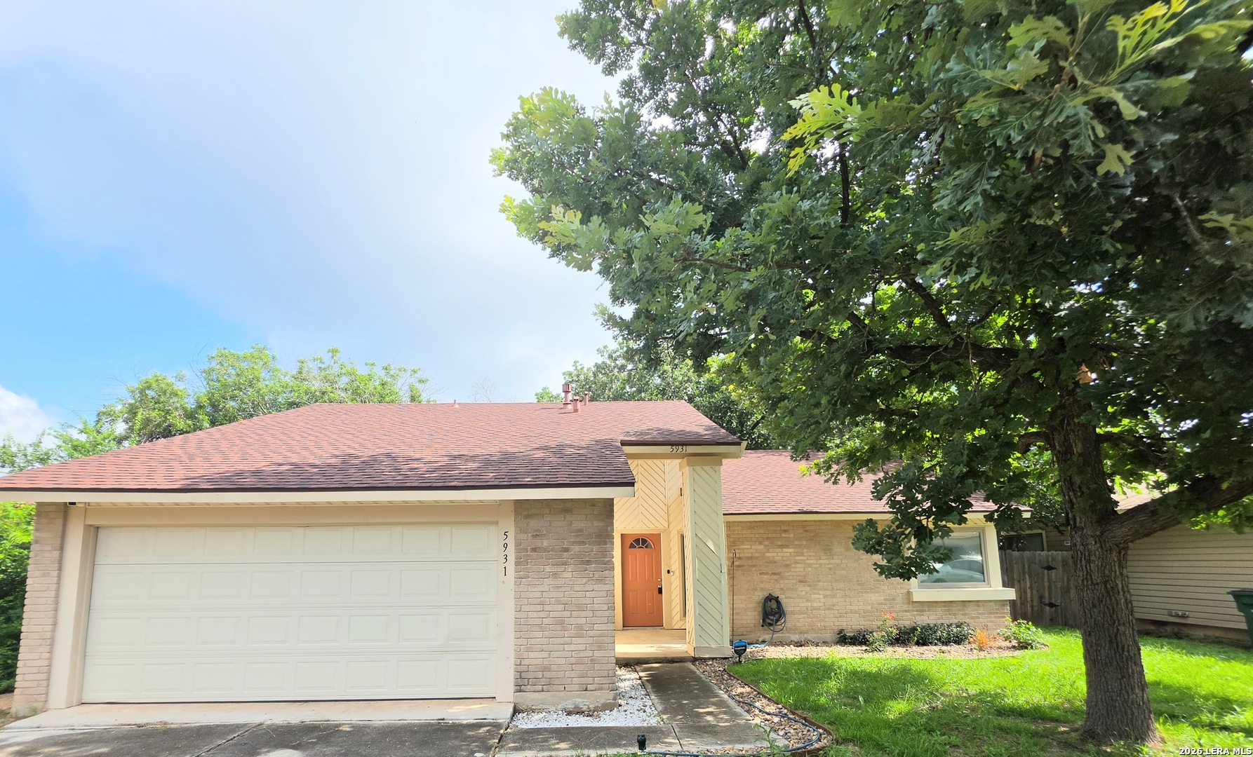 5931 Autumn Lake San Antonio TX 78222