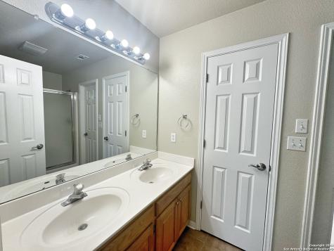 2062 N Ranch Estates New Braunfels TX 78130