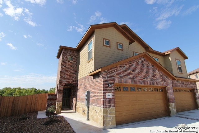 414 Creekside Curve New Braunfels TX 78130