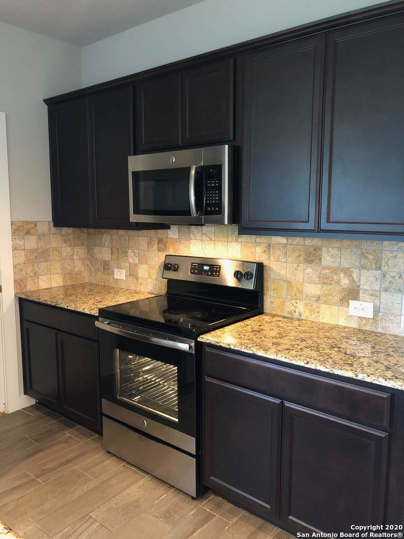 414 Creekside Curve New Braunfels TX 78130