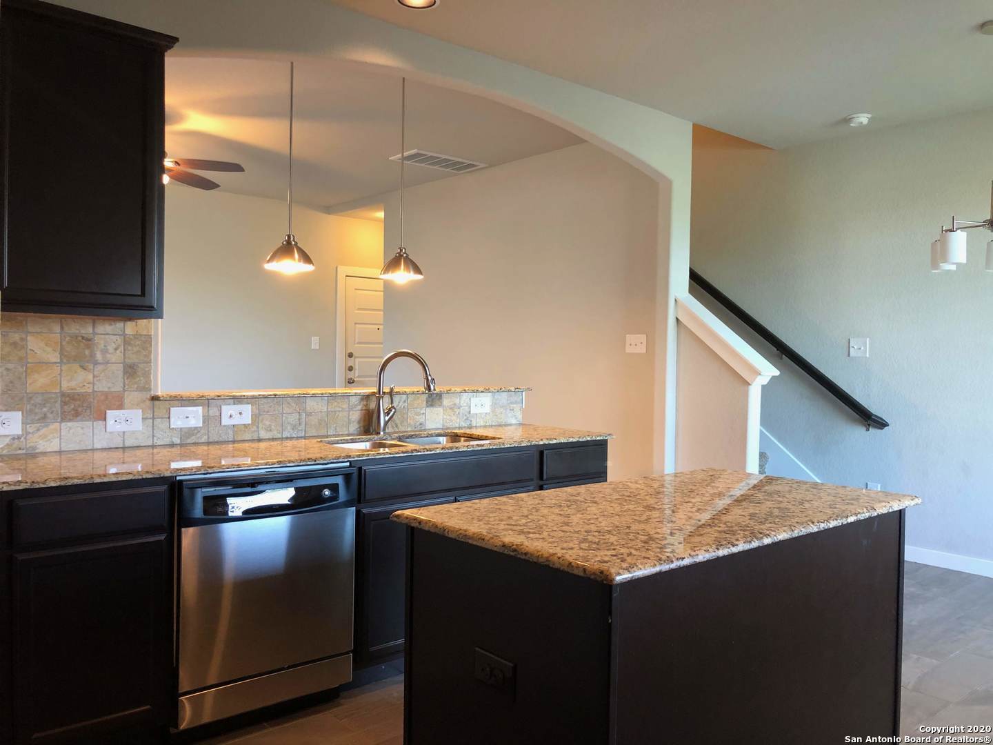 414 Creekside Curve New Braunfels TX 78130