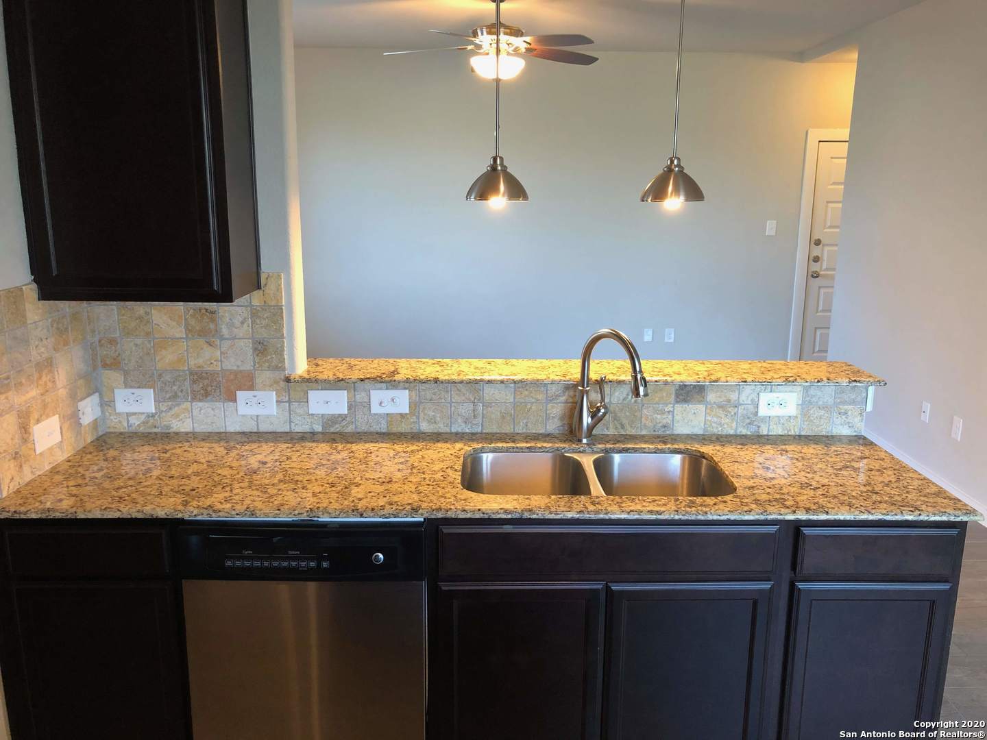 414 Creekside Curve New Braunfels TX 78130