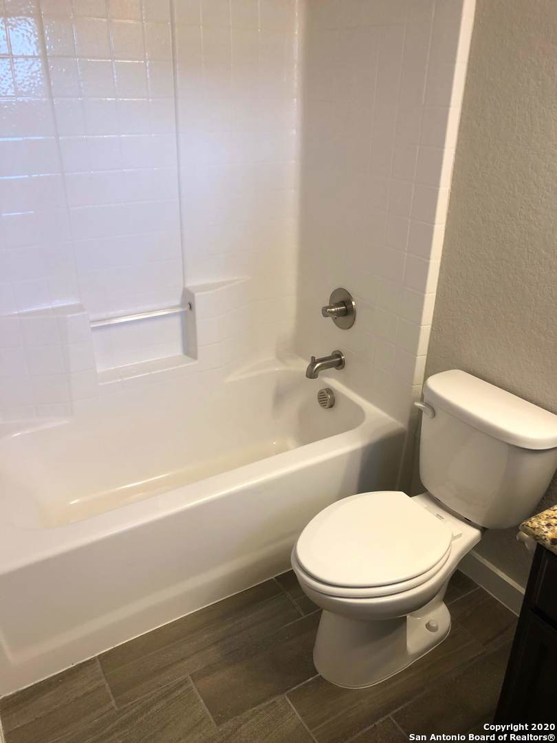414 Creekside Curve New Braunfels TX 78130