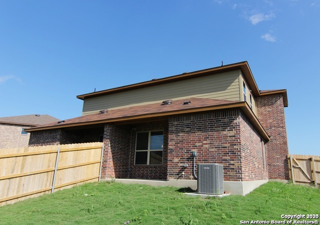 414 Creekside Curve New Braunfels TX 78130