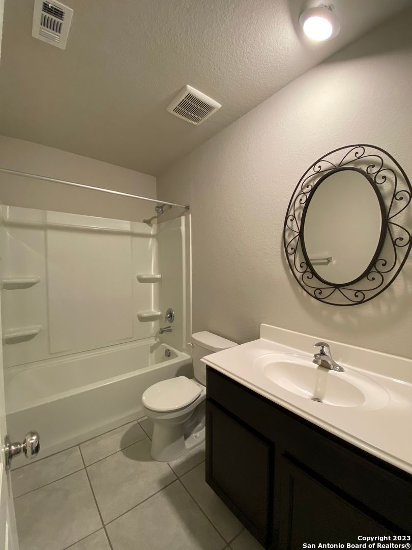 6015 Akin Stroll San Antonio TX 78261