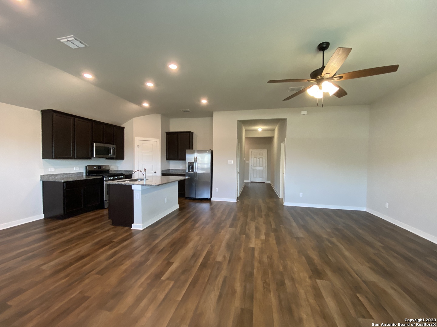 6015 Akin Stroll San Antonio TX 78261