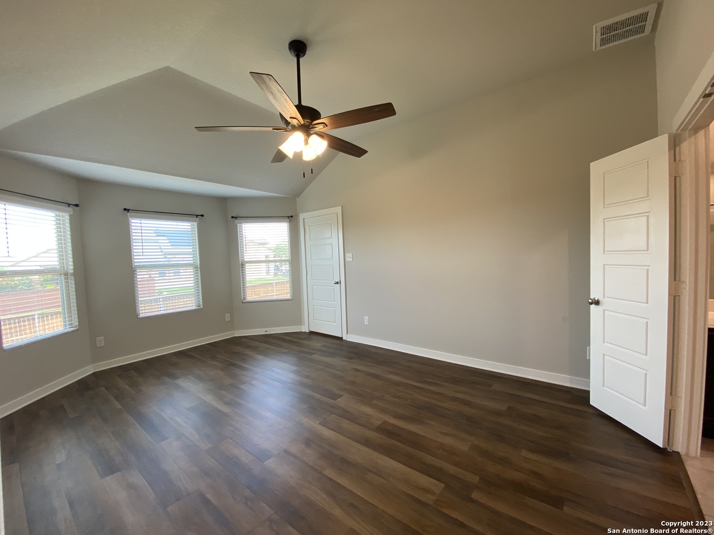 6015 Akin Stroll San Antonio TX 78261