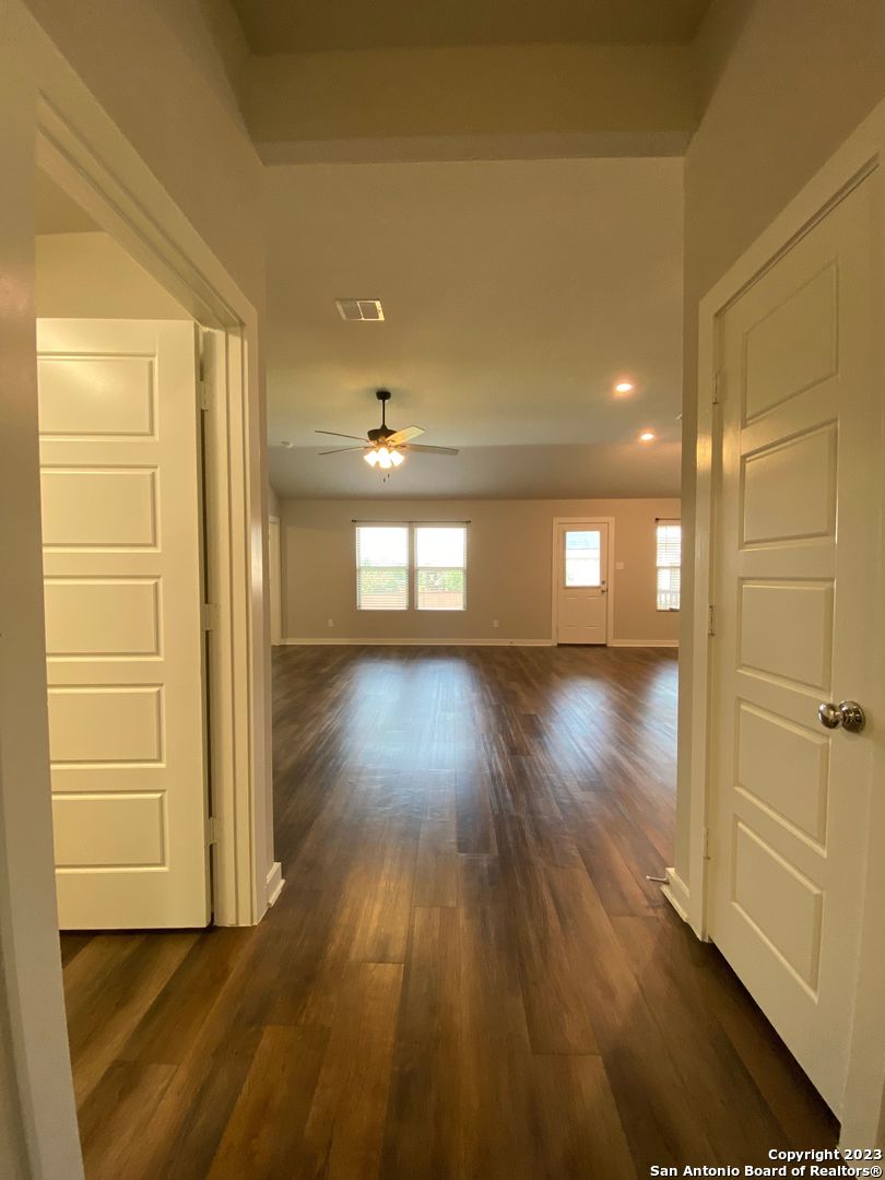6015 Akin Stroll San Antonio TX 78261