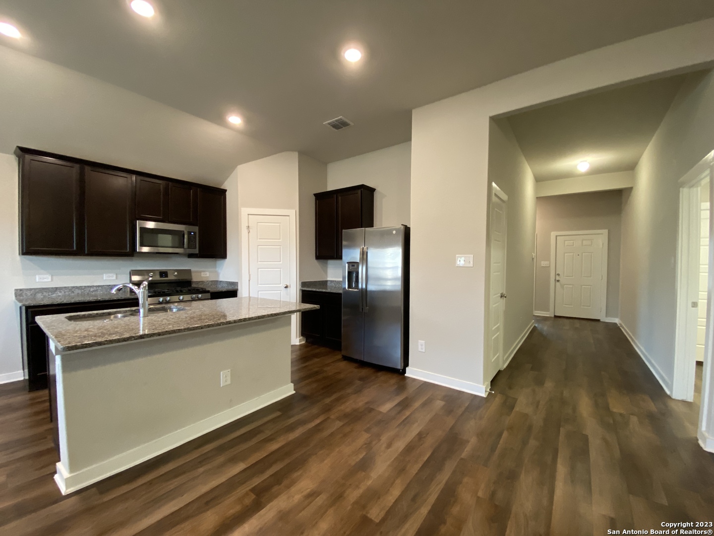6015 Akin Stroll San Antonio TX 78261