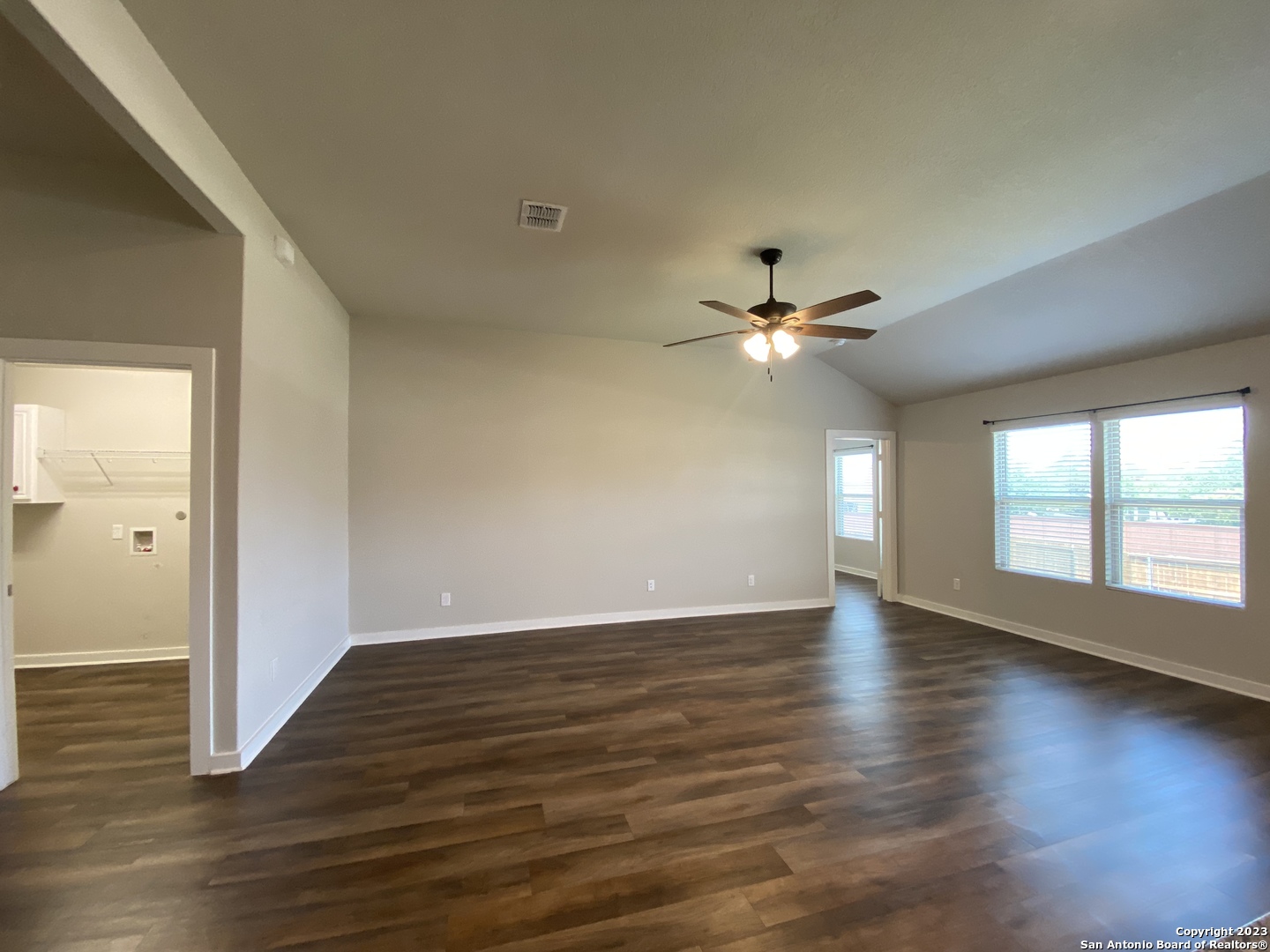 6015 Akin Stroll San Antonio TX 78261