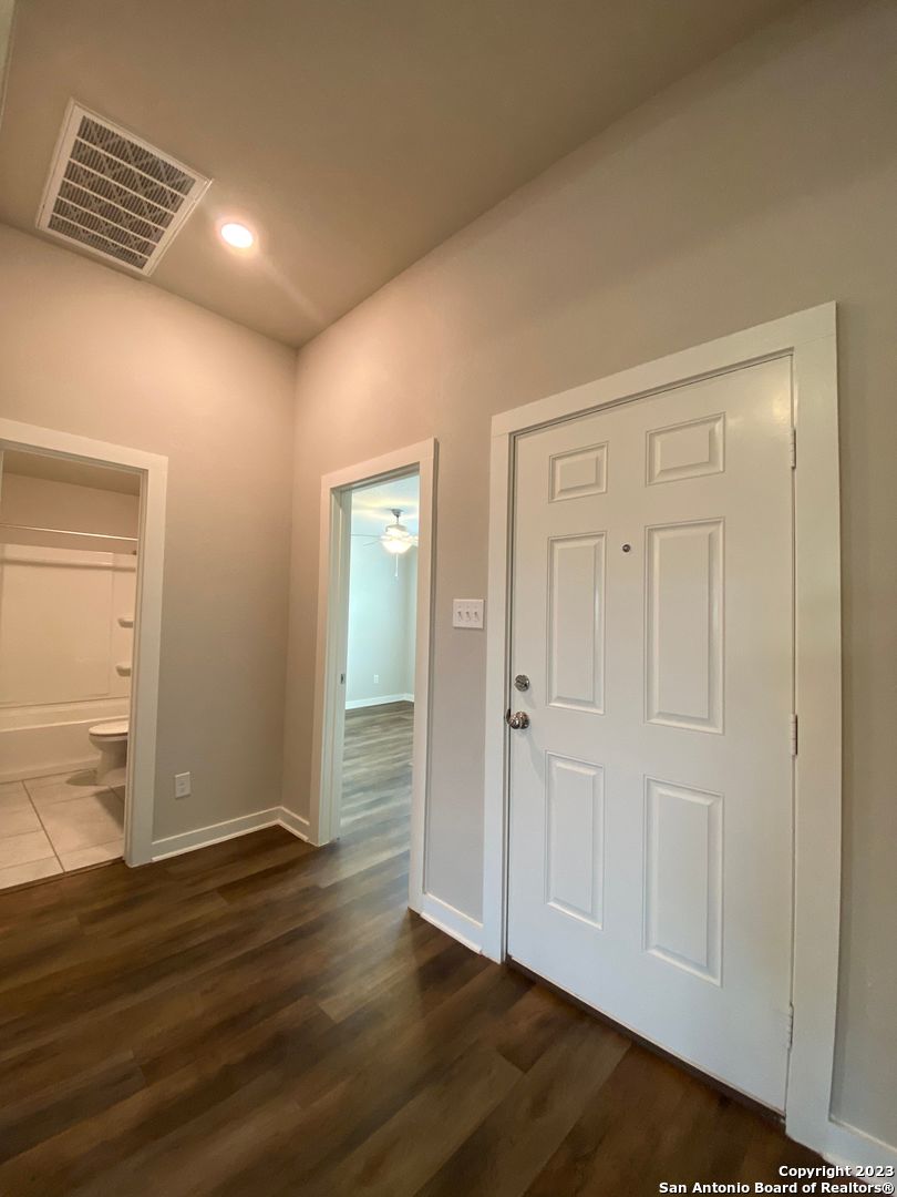 6015 Akin Stroll San Antonio TX 78261