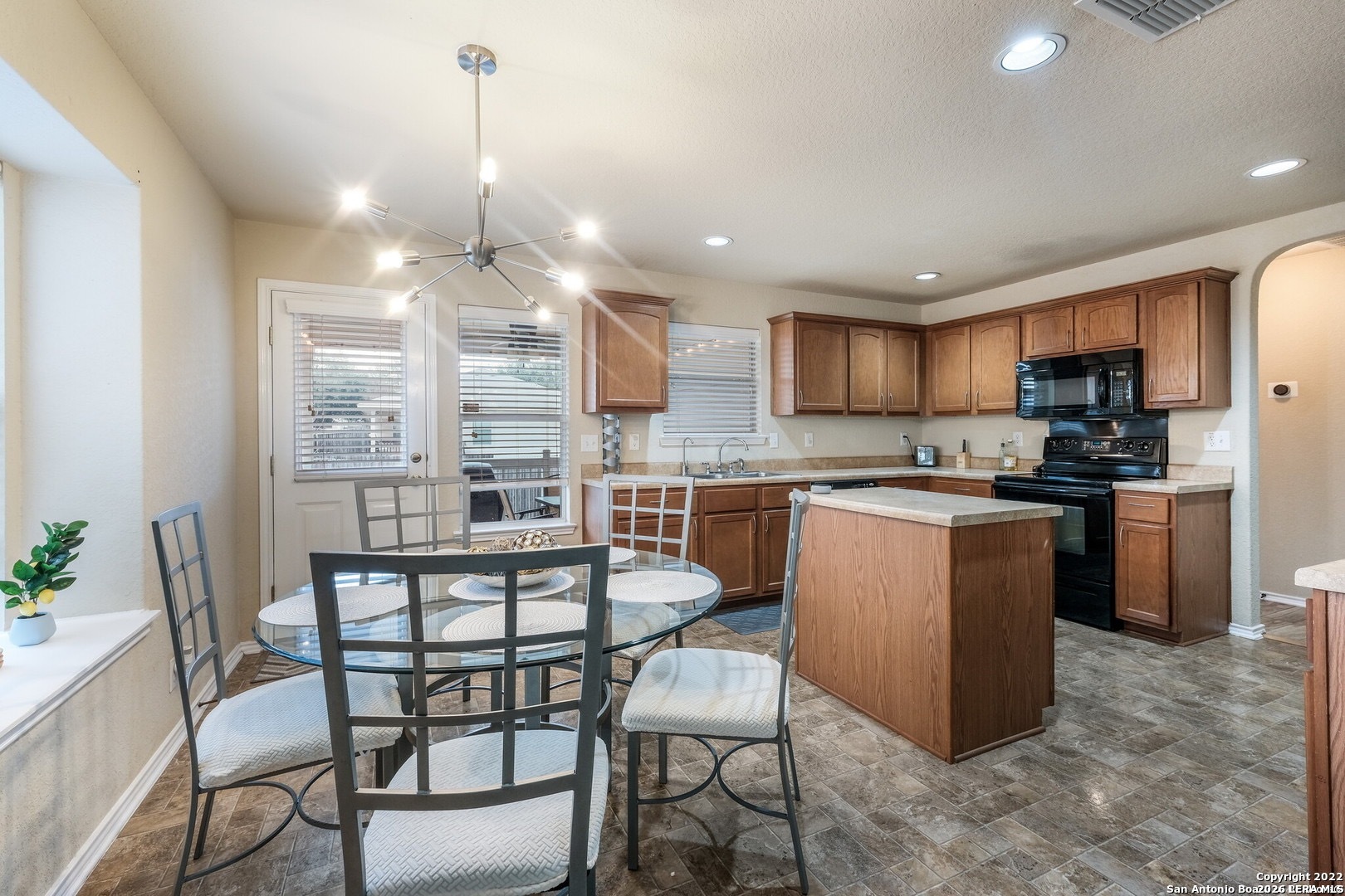 5402 Duke Field San Antonio TX 78227