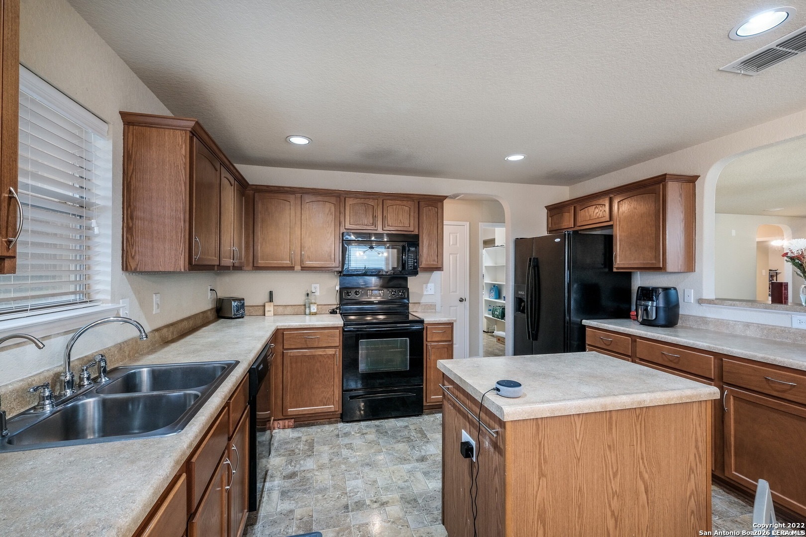 5402 Duke Field San Antonio TX 78227