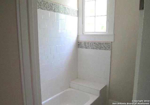 429 W Mistletoe Avenue San Antonio TX 78212