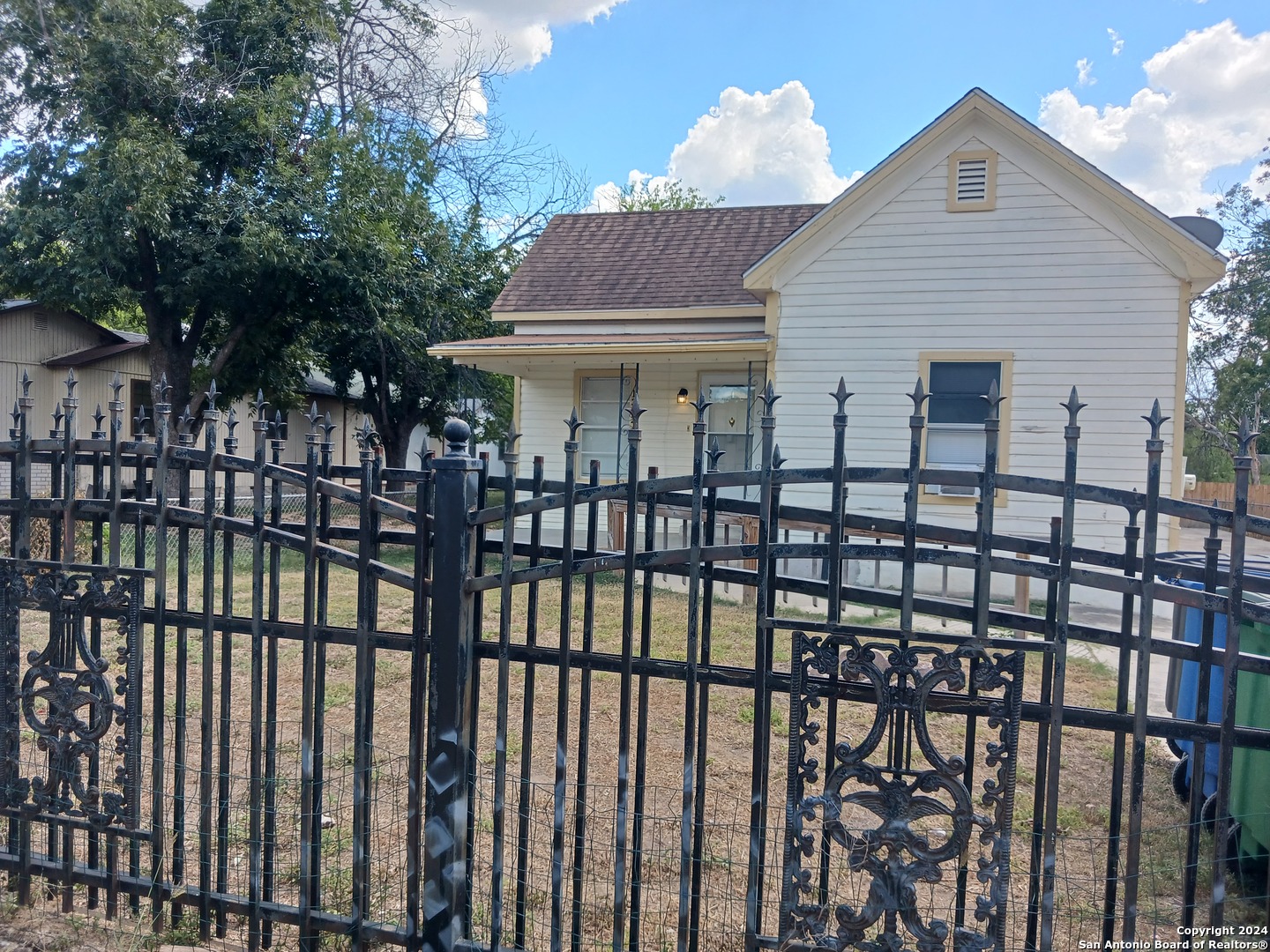 1322 W Hutchins Place San Antonio TX 78221