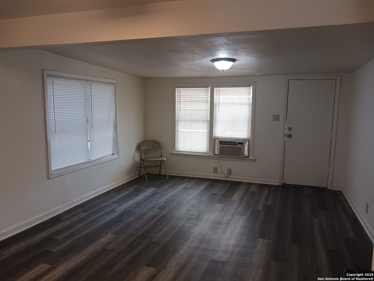 1322 W Hutchins Place San Antonio TX 78221
