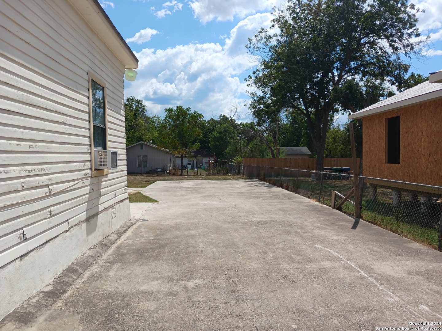 1322 W Hutchins Place San Antonio TX 78221