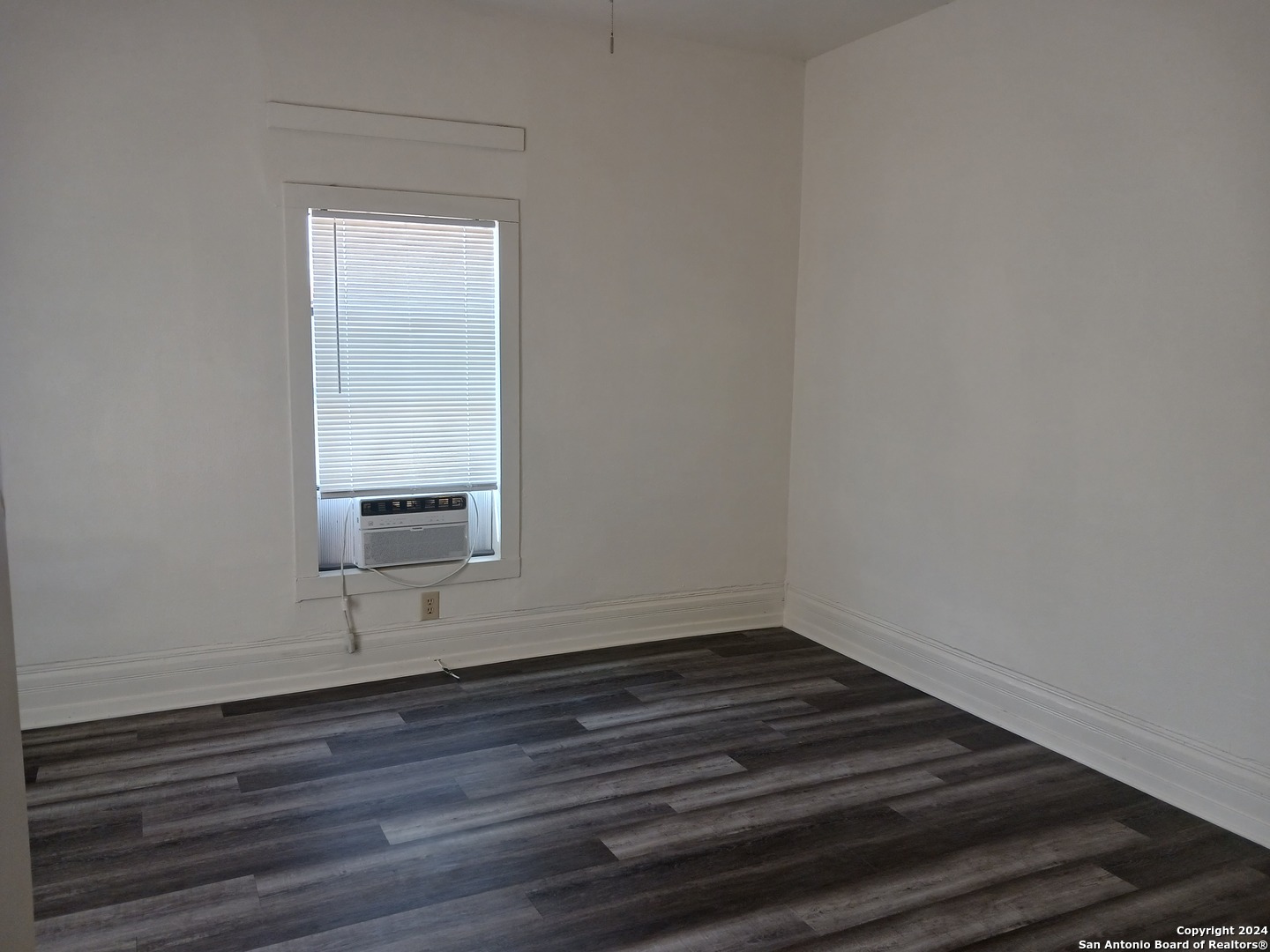 1322 W Hutchins Place San Antonio TX 78221