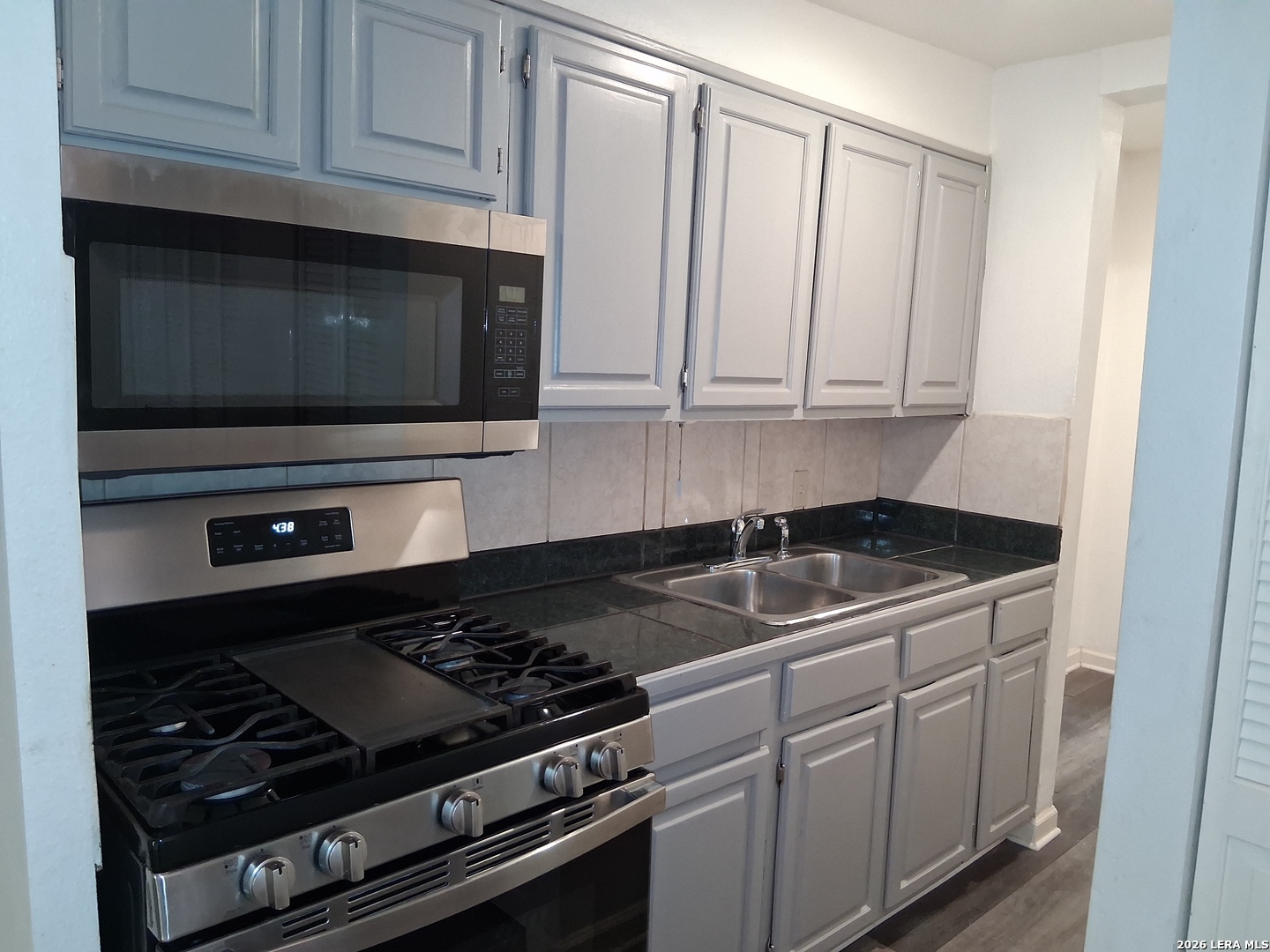 1322 W Hutchins Place San Antonio TX 78221