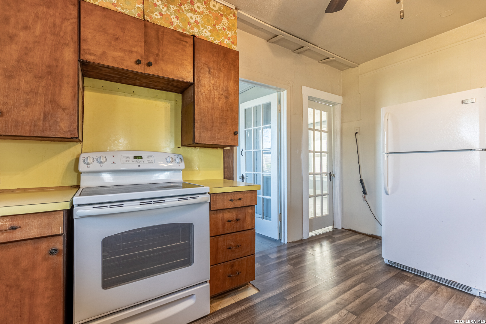 905 4th Floresville TX 78114