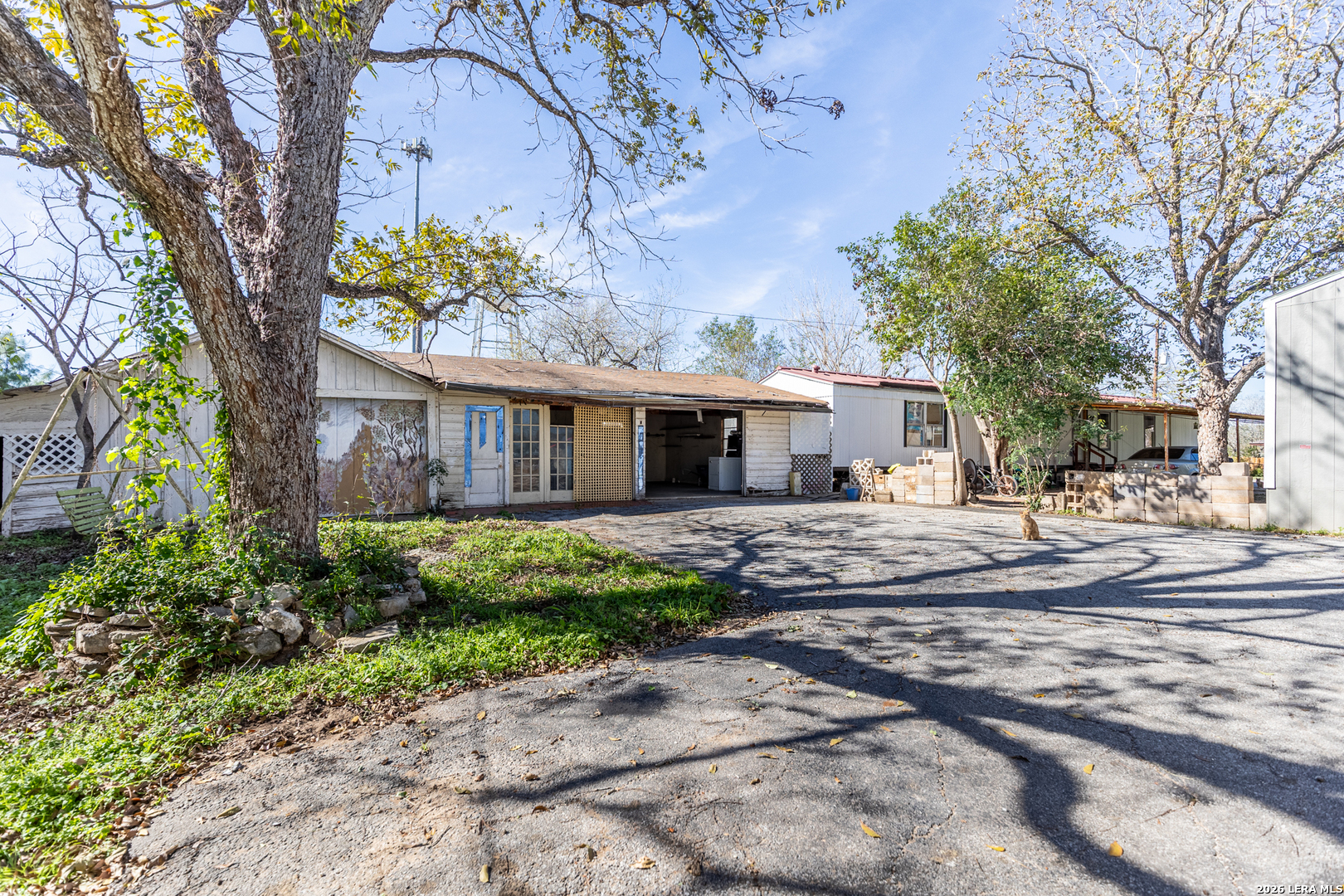 905 4th Floresville TX 78114