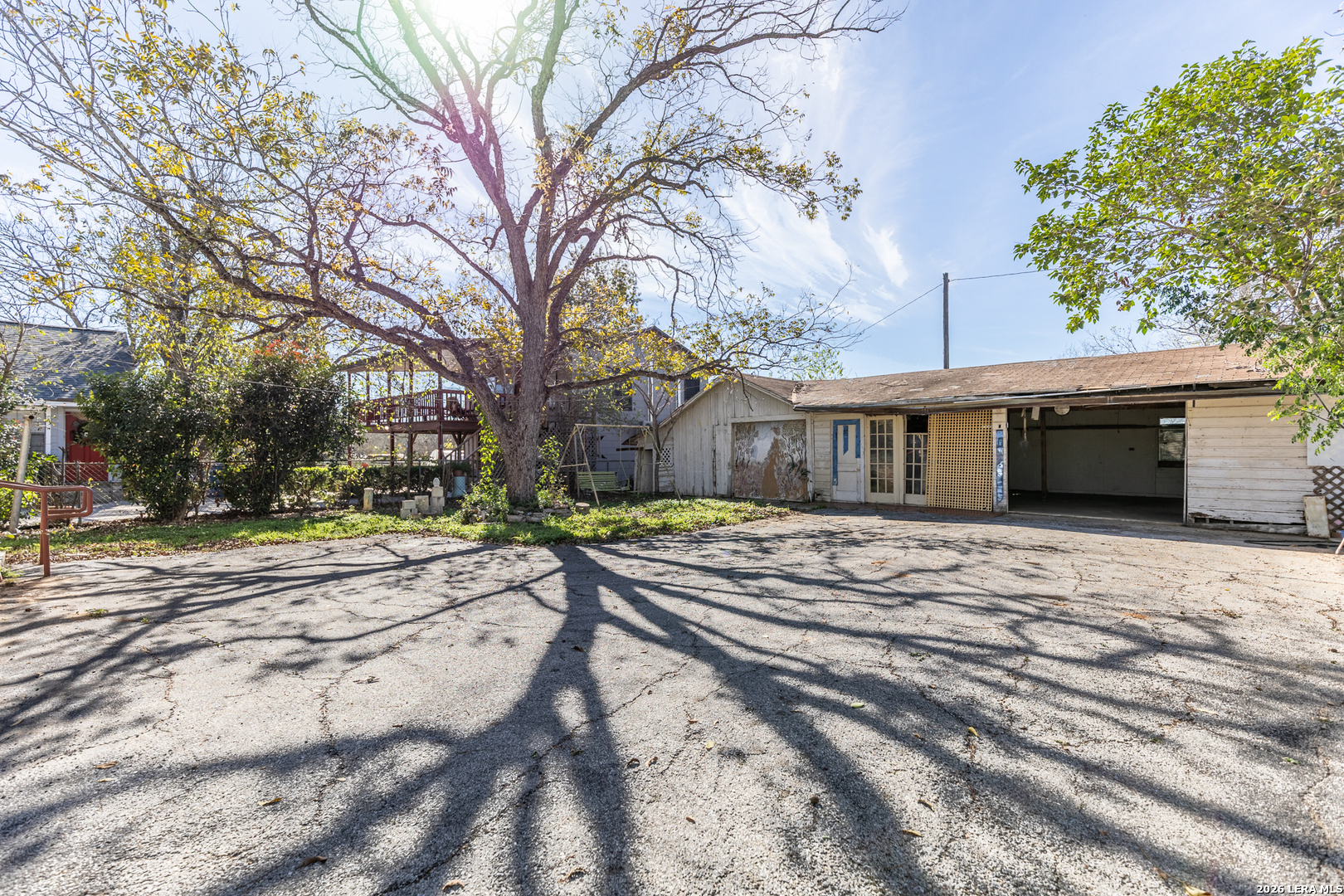 905 4th Floresville TX 78114