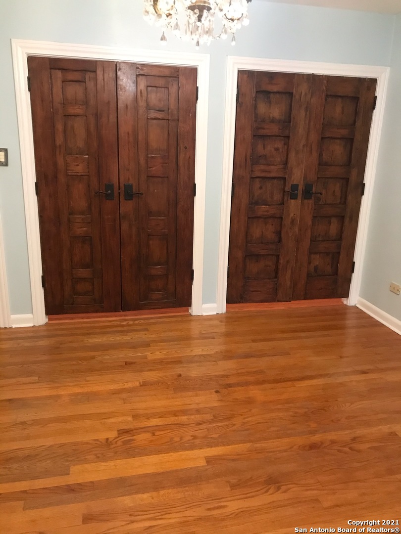 118 E Elmview Place Alamo Heights TX 78209
