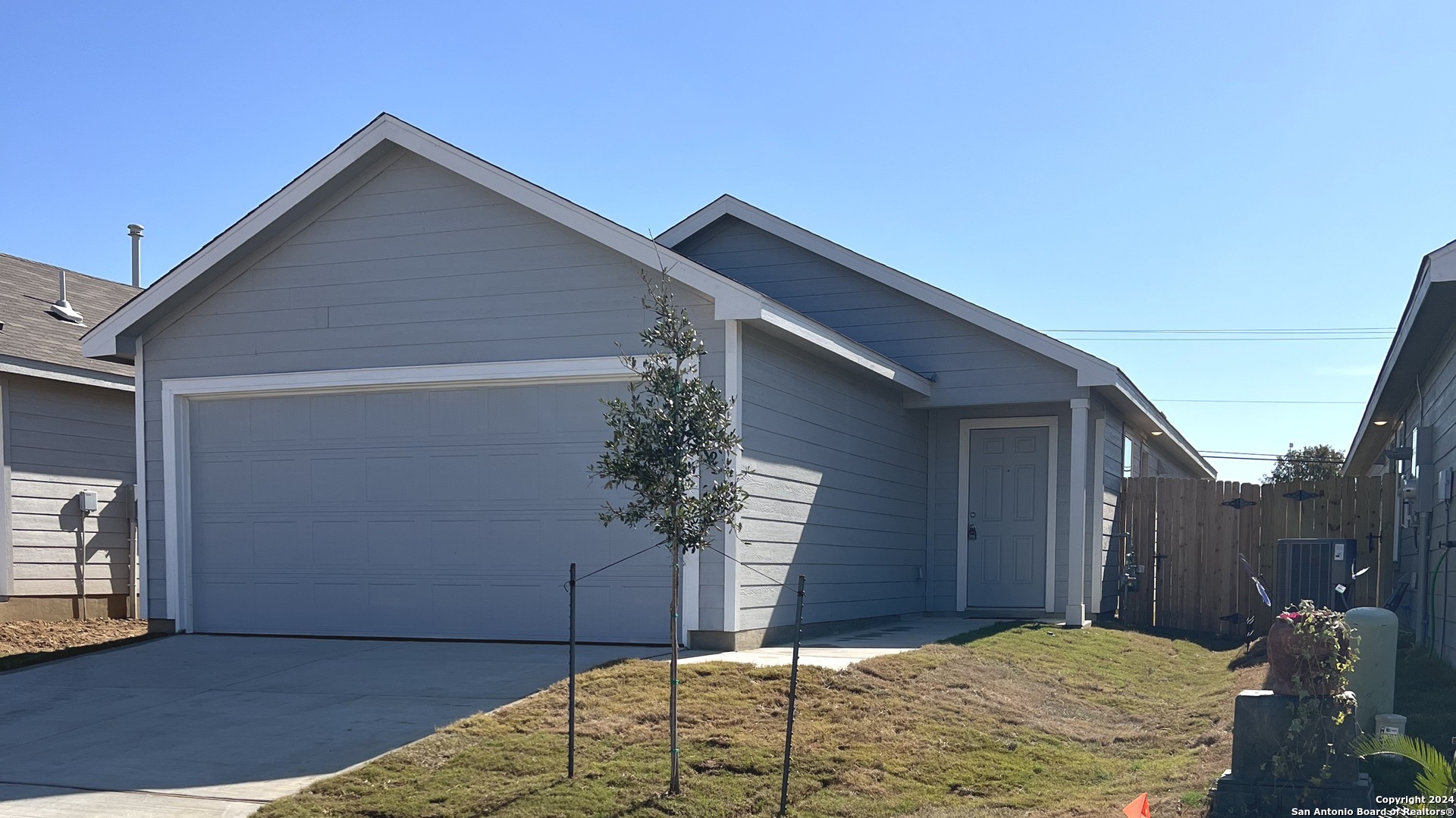 6922 Biotite Ridge Elmendorf TX 78112