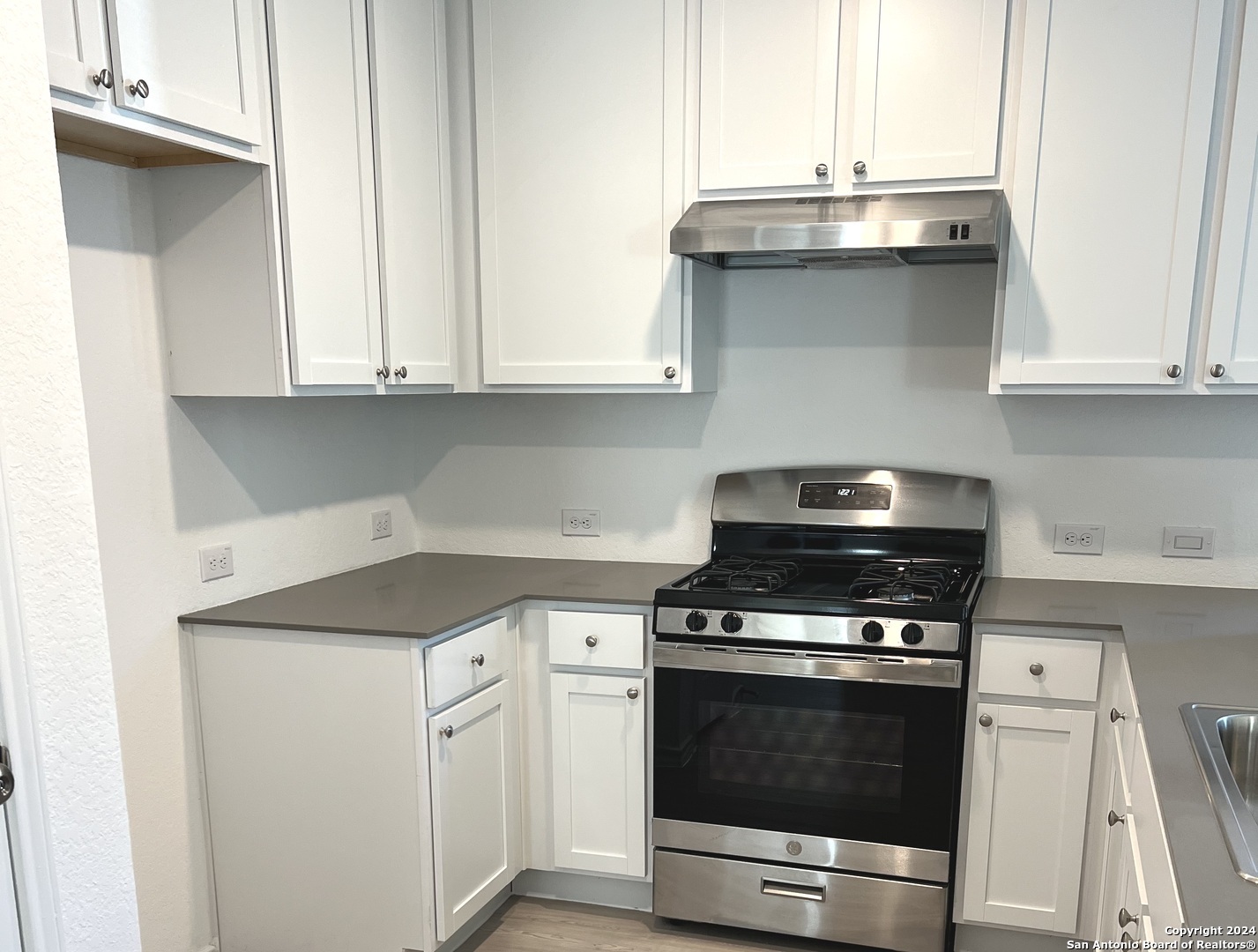 6922 Biotite Ridge Elmendorf TX 78112
