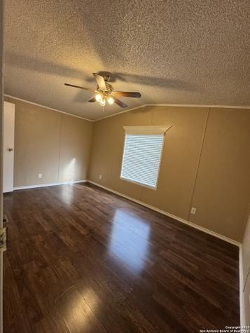 110 Deer Park La Vernia TX 78121