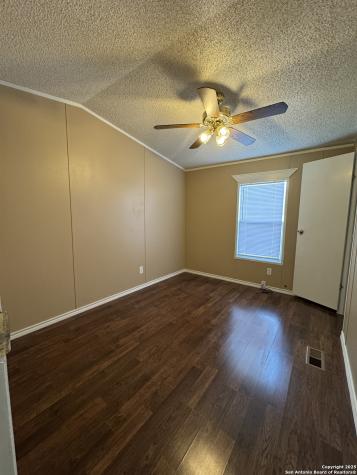 110 Deer Park La Vernia TX 78121