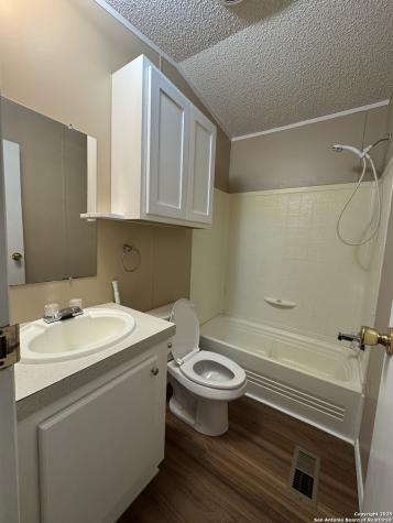110 Deer Park La Vernia TX 78121