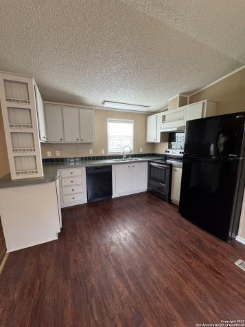 110 Deer Park La Vernia TX 78121