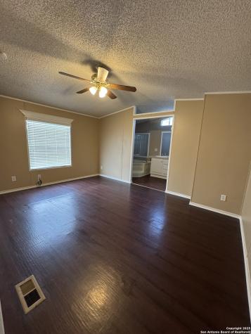 110 Deer Park La Vernia TX 78121