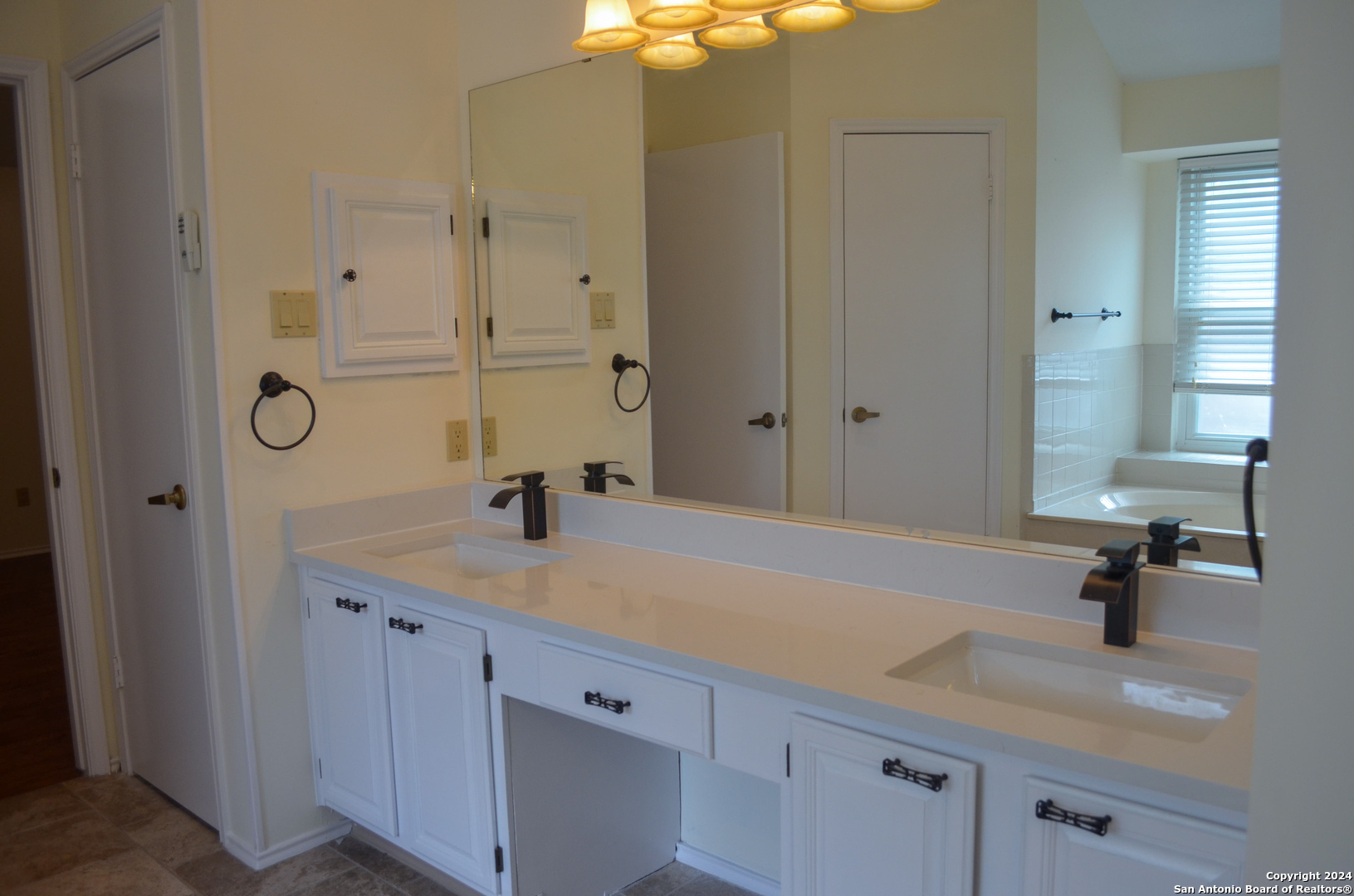 7501 Forest Echo Live Oak TX 78233