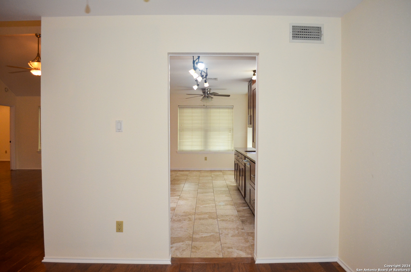 7501 Forest Echo Live Oak TX 78233