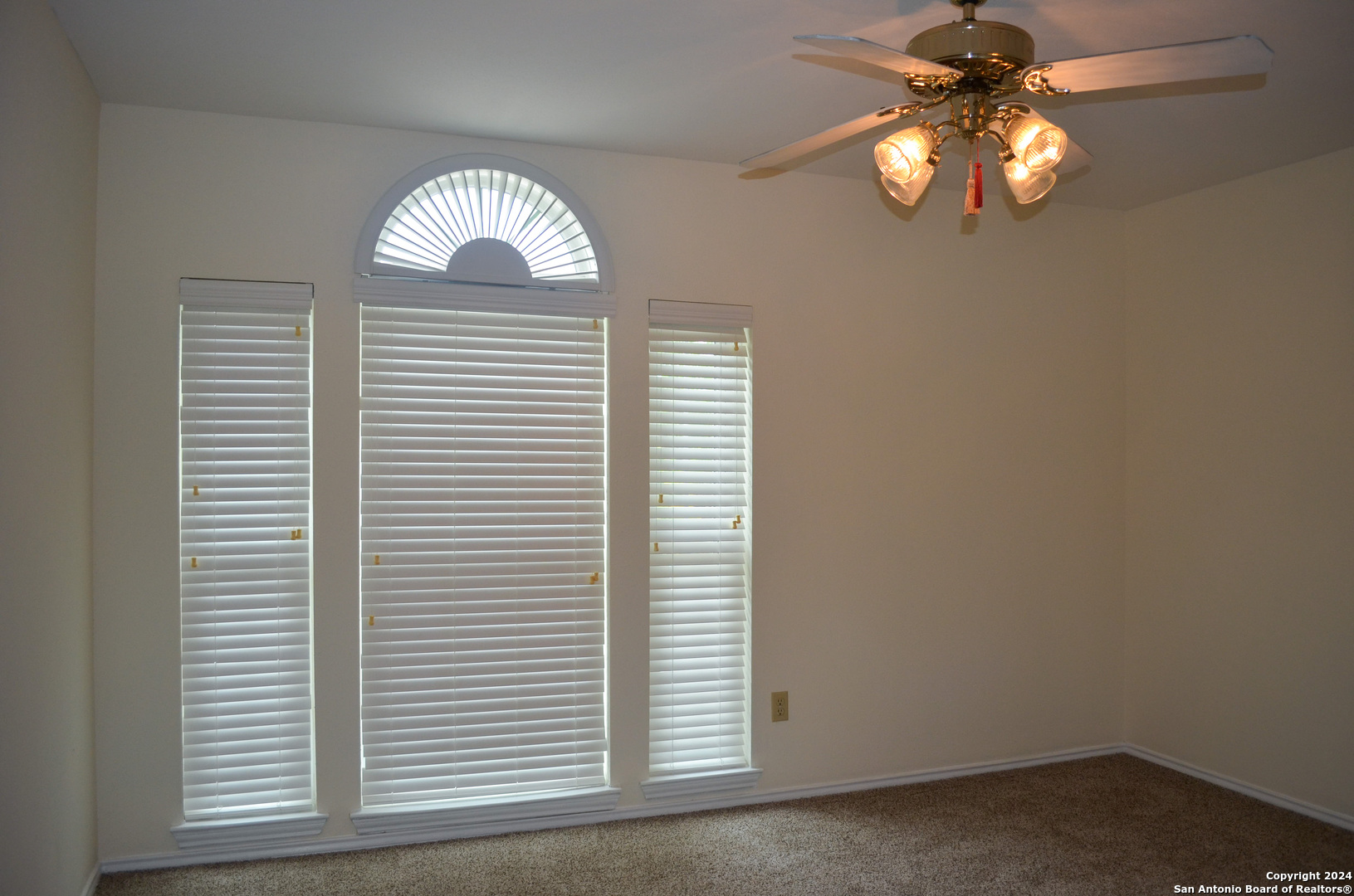 7501 Forest Echo Live Oak TX 78233
