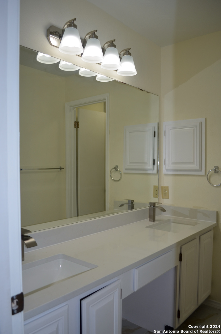 7501 Forest Echo Live Oak TX 78233