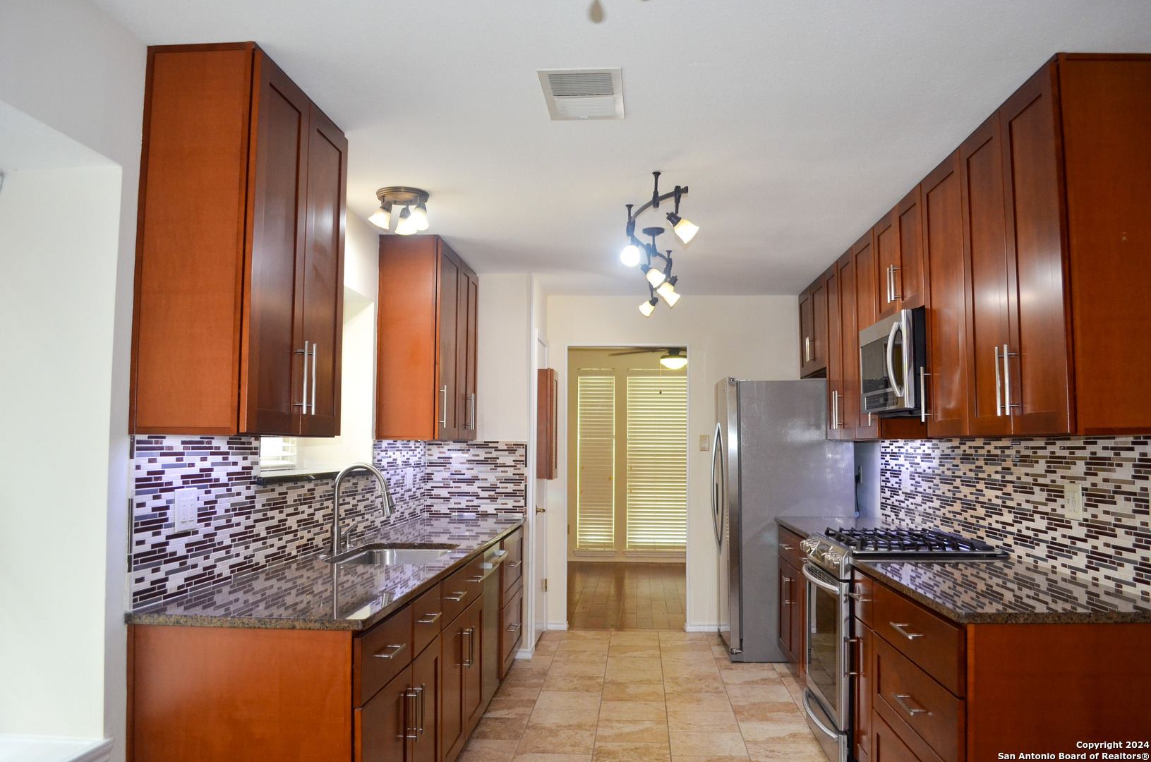 7501 Forest Echo Live Oak TX 78233
