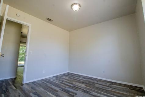 5822 Branch Valley San Antonio TX 78242