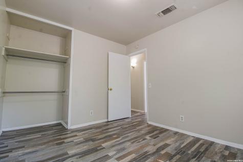 5822 Branch Valley San Antonio TX 78242