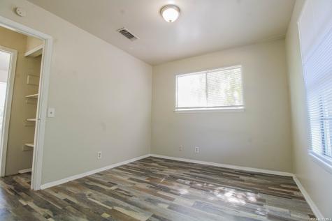 5822 Branch Valley San Antonio TX 78242