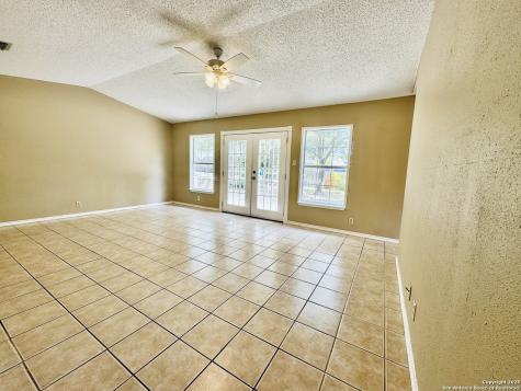 5846 Sun Farm San Antonio TX 78244
