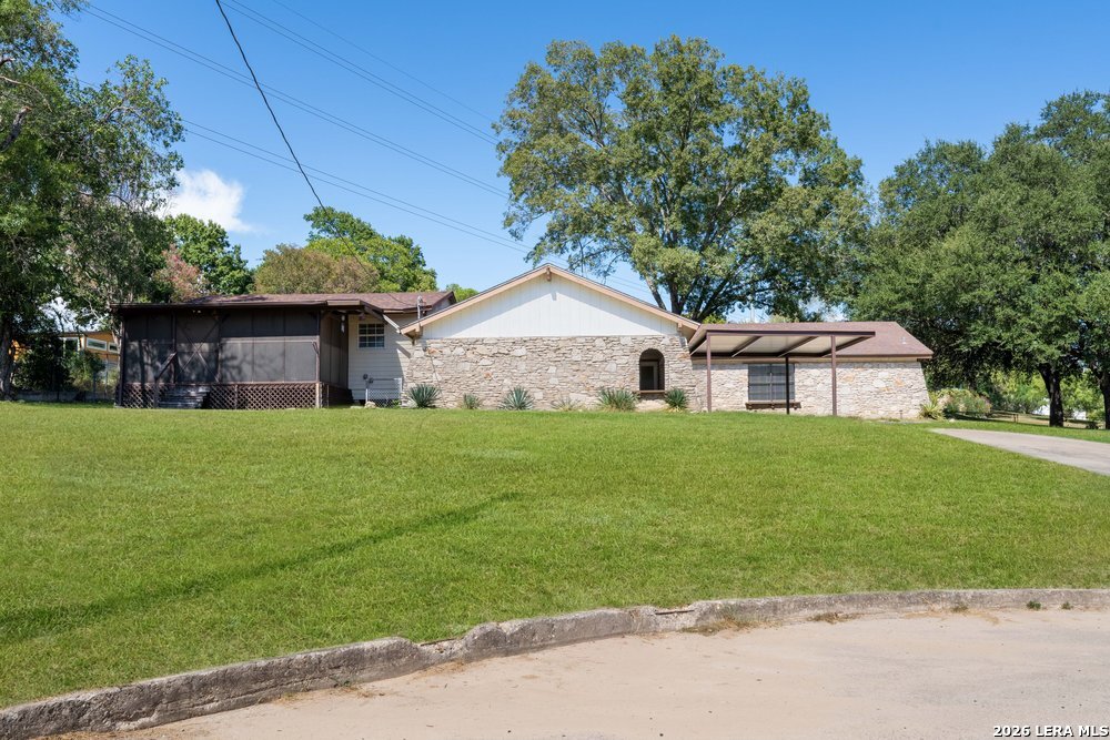 640 Crest Lane New Braunfels TX 78130